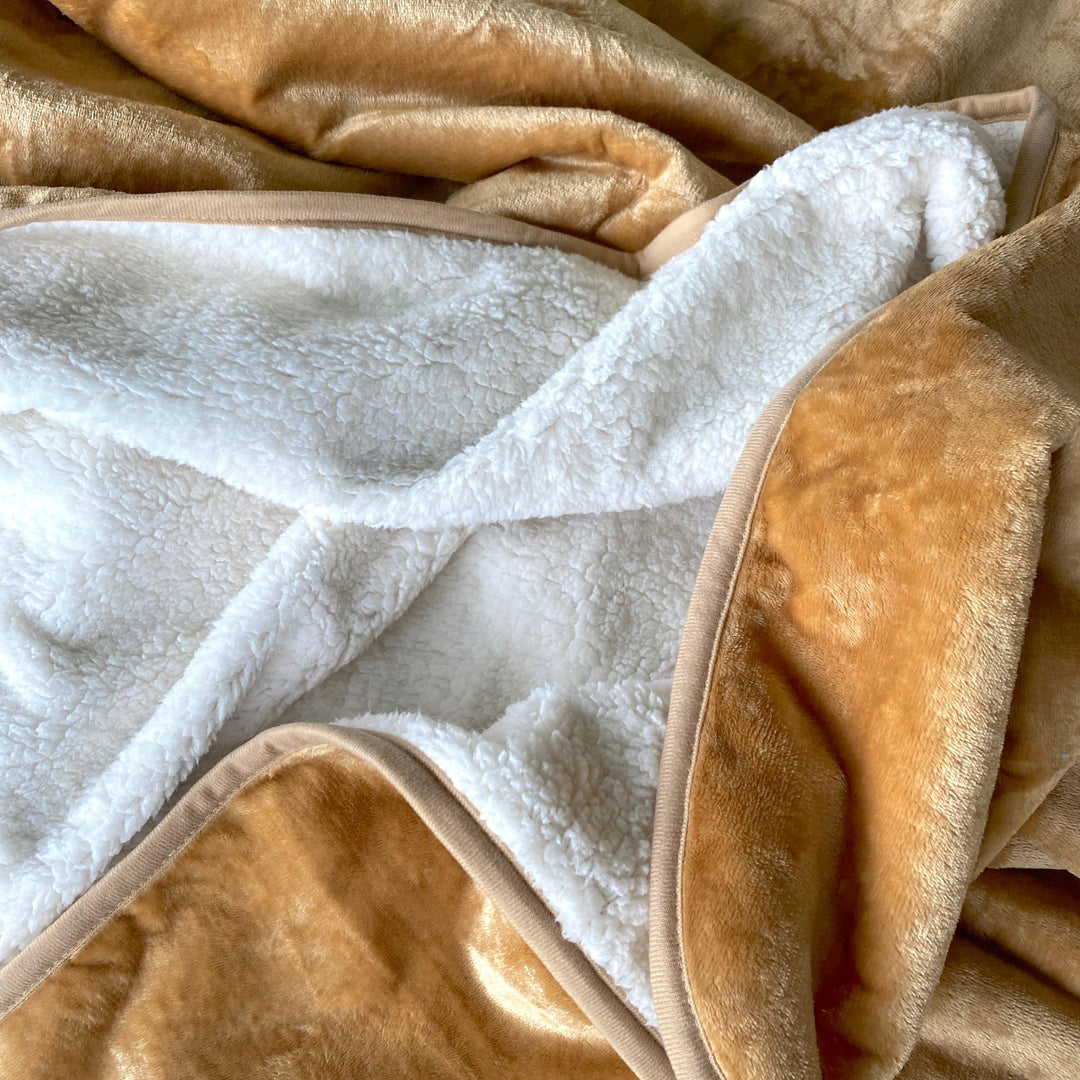Free Bleed® Blanket - Gold